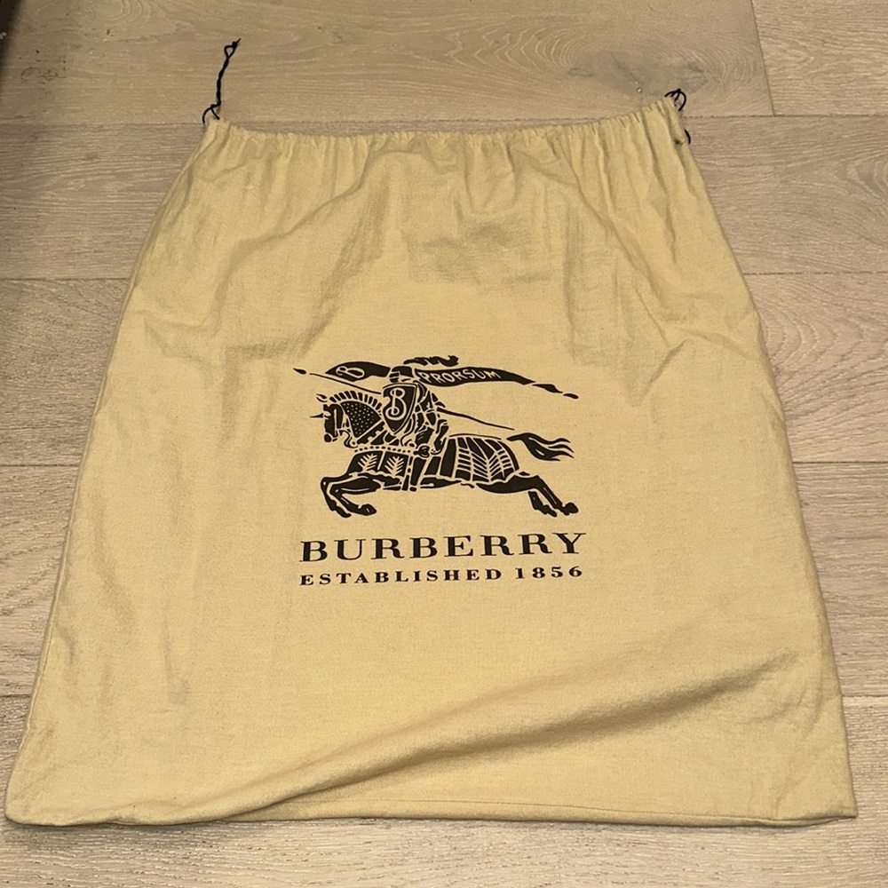Burberry Tote Purse - Picture 10 of 10